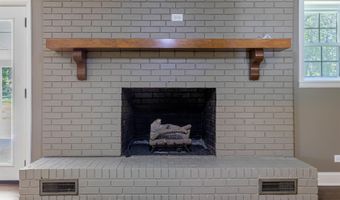 22 Shady Ln, Albertville, AL 35950