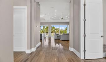638 MANNS HARBOR Dr, Apollo Beach, FL 33572