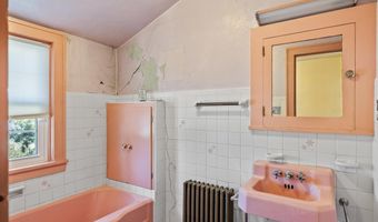 1118 E 19TH St, Cheyenne, WY 82001