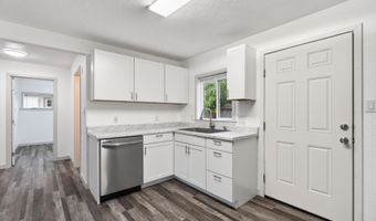 2896 East St, Anderson, CA 96007