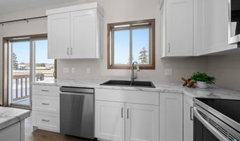 500 E Cairos Pl, Brandon, SD 57005