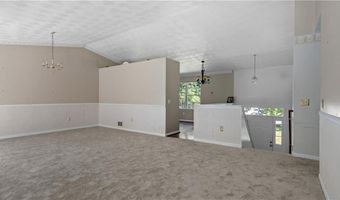 66 Hunters Crossing Dr, Coventry, RI 02816