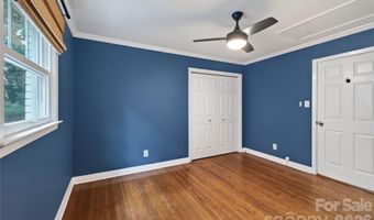 1911 Club Rd, Charlotte, NC 28205