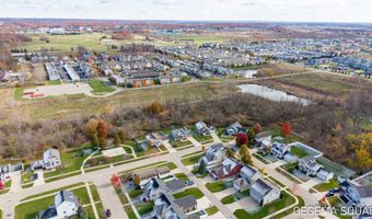 10902 Woodedge Dr, Allendale, MI 49401