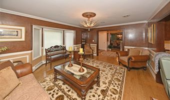 191 Cherry Ln, Airmont, NY 10952