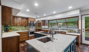 410 Greentree Ln NE, Ada, MI 49301