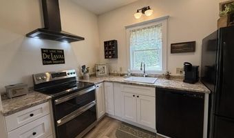 51 Broadway St, Baileyville, ME 04694