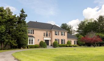 8809 SAUNDERS Ln, Bethesda, MD 20817
