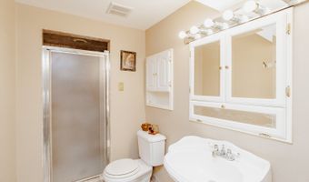 1849 W Spring Ridge Dr, Arlington Heights, IL 60004