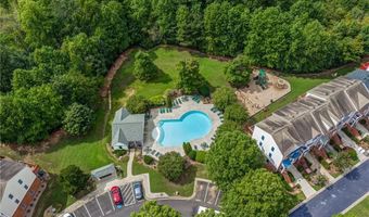 945 Prestwyck Ct, Alpharetta, GA 30004