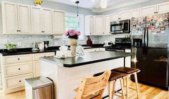 40 Ellis Ct, Bangor, ME 04401
