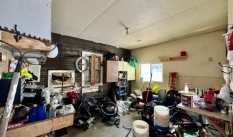 802 7th St, Britton, SD 57430