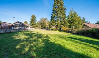 1168 2ND St, Bandon, OR 97411