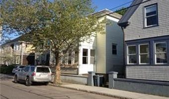 31 W Narragansett Ave 1, Newport, RI 02840