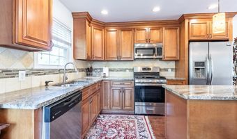 6712 HARRISON Ln, Alexandria, VA 22306