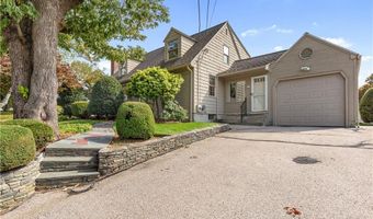 124 Longview Dr, Cranston, RI 02920