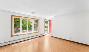 71 Plymouth St, Cranston, RI 02920