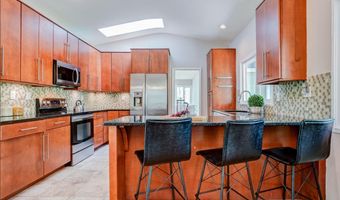 8428 MAGRUDER MILL Ct, Bethesda, MD 20817