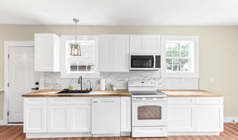 587 Robert Henry St, Macon, GA 31206