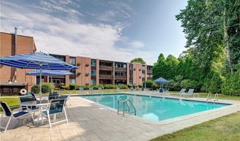 401 Bellevue Ave 214, Newport, RI 02840