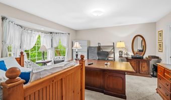 12104 Locust Ln, Anchorage, KY 40223