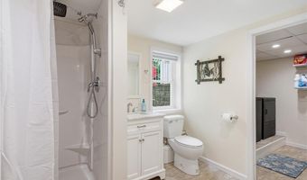 72 Fairweather Ave, Cranston, RI 02910