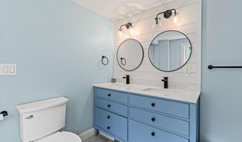 259 Falmouth Rd, Falmouth, ME 04105