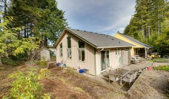 142 S QUADRANT St, Rockaway Beach, OR 97136