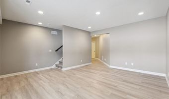 2405 3rd Ave SE, Altoona, IA 50009