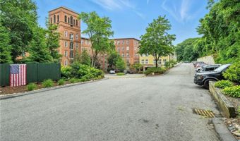 2 School St 133, Lincoln, RI 02802