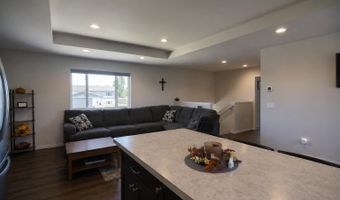 1102 NE 34th Ave, Aberdeen, SD 57401