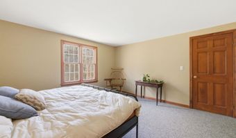66 Lyford Rd, Brookfield, NH 03872