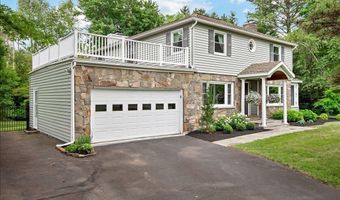 28 Loudon Pkwy, Albany, NY 12211