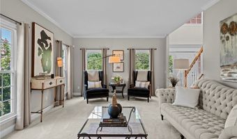 215 Beaumont Trl, Aurora, OH 44202