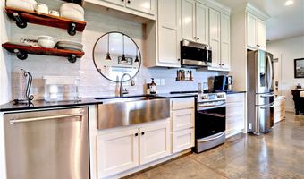 13330 S Hendrix Rd, Bentonville, AR 72713