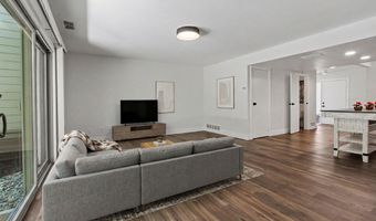 731 Skynob Dr, Ann Arbor, MI 48105