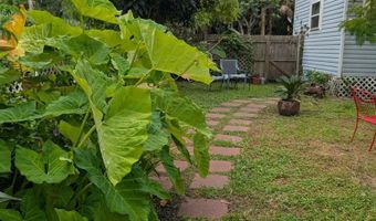 66 8th St, Apalachicola, FL 32320