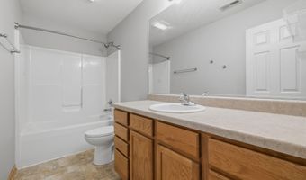 5113 NE Ledgestone Ct, Ankeny, IA 50021