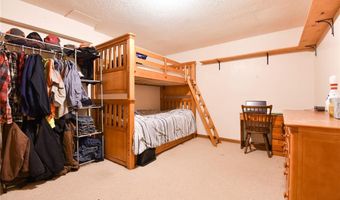 5557 Schuetz Ln, Alhambra, IL 62001
