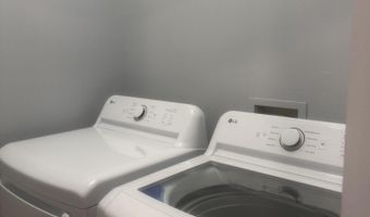 2822 S Knightsbridge Cir, Ann Arbor, MI 48105