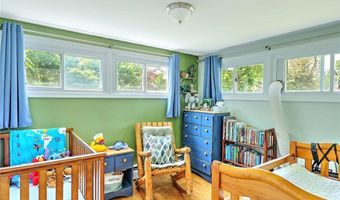 92 Chatworth Ave, Warwick, RI 02886