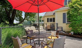 10 Crest Rd, Danbury, CT 06811