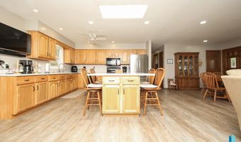 1601 E Sylvan Cir, Brandon, SD 57005