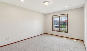 2105 6th Ave SW, Altoona, IA 50009