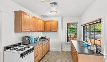 94 N 3rd St, Ashland, OR 97520