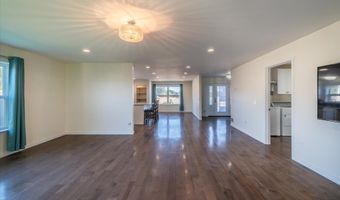 937 Carter St SW, Bandon, OR 97411