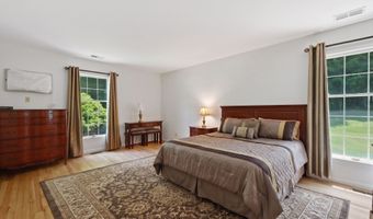 28 Wintergreen Hill Rd, Danbury, CT 06811