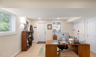 6501 STONEHAM Rd, Bethesda, MD 20817