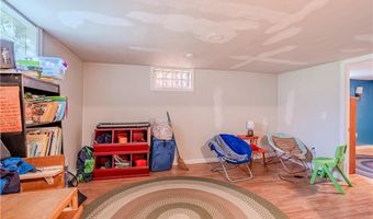 48 Central St, Warwick, RI 02886
