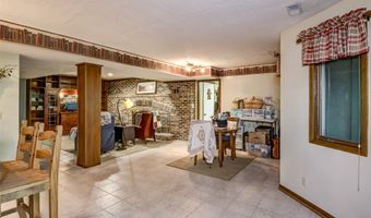 608 Manor Ct, Altoona, WI 54720
